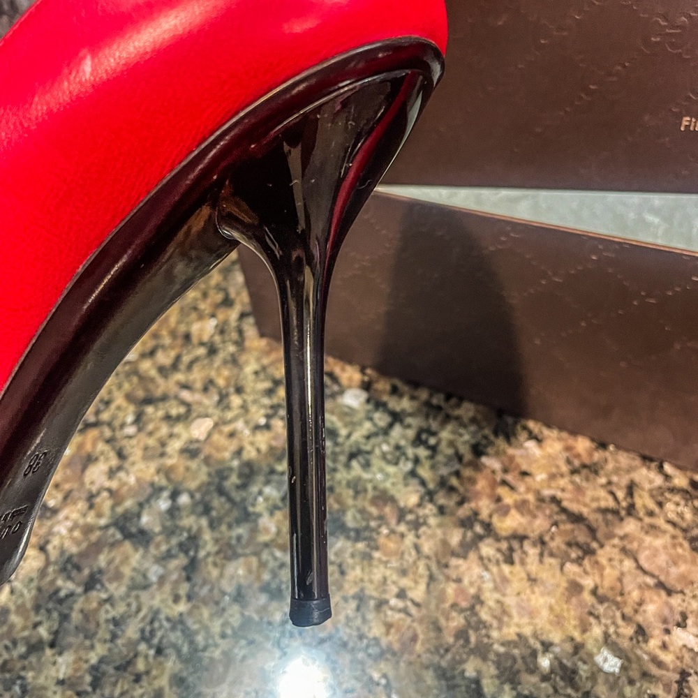 EUC Gucci Peep Toe Heel - Picture 3 of 6